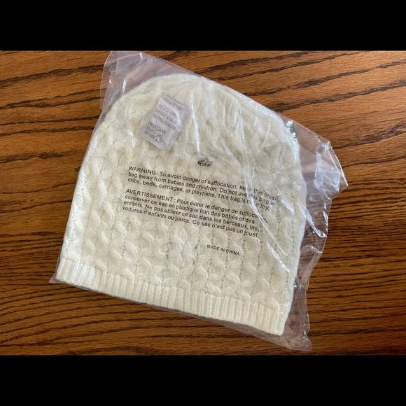 Frye Knit Beanie Hat NWT - Picture 2 of 7